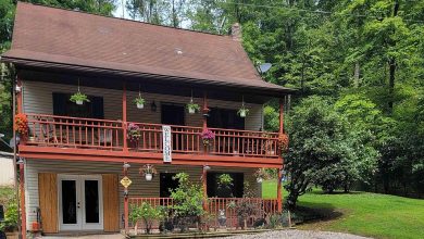 Photo of Escape to this charming 3-bedroom, 2-bathroom mountain chalet nestled amidst picturesque scenery.