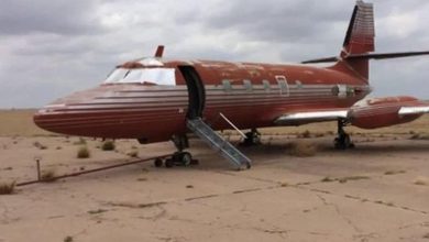 Photo of Elvis Presley’s Private Jet Sells at Auction After Being Parked in the Desert for Nearly 40 Years