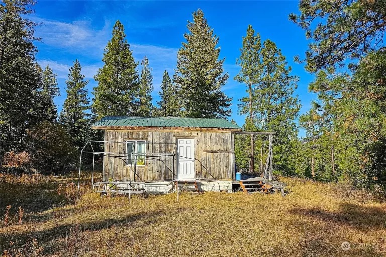 20 Acres With Hunting Cabin And Scenic Views In Malo, Washington 