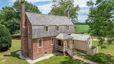 Photo of Historic Home for Sale in Tappahannock, Virginia