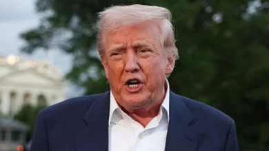 Photo of Trump’s health may prevent him from finishing term, advisor claims