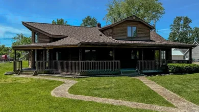Photo of Charming 3-Bedroom Home with Garage & Porch