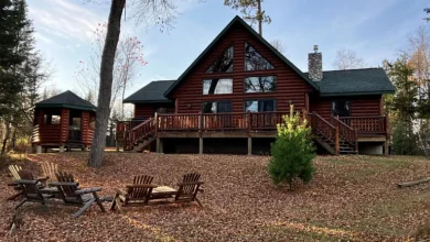 Photo of Northwoods Escape: The Bear’s Den Log Home