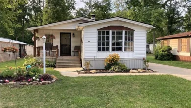 Photo of “Charming 2-Bedroom Home in Twin Lakes with Open Concept Living and Deck”