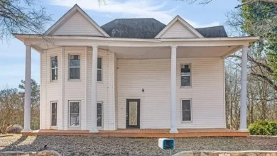 Photo of Historical Colonial Home , GA – 6‑Bed, 1‑Bath