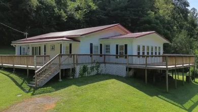 Photo of $199,000 – 3-Bedroom Home with Creek, Sunroom & 4-Car Garage on 13 Acres in Coeburn, VA