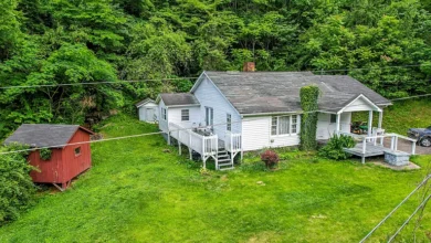 Photo of $99,900 – 3-Bedroom Home on 21 Acres with River Access – Stinnett, KY