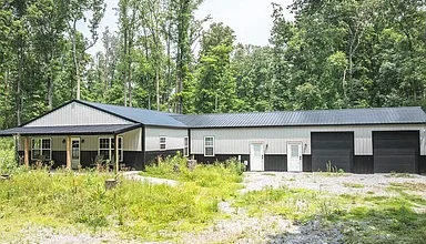 Photo of Expansive Luxury Retreat Surrounded by Forest, Wildlife, and Freedom
