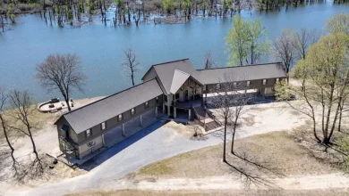 Photo of $276,000 – Riverfront Lodge with Private Club Membership on 1,750 Acres in Glen Allan, MS