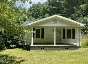 Photo of Handyman Special on 2 Acres