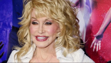 Photo of Dolly Parton’s Sister Reveals She ‘Was Up All Night Praying’ After Dolly Delays Shows Over Health Issues