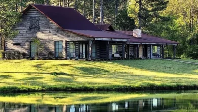 Photo of 250-Acre Farm Estate with 5-Bed Lodge and Trophy Bass Lakes — Eutaw, Alabama